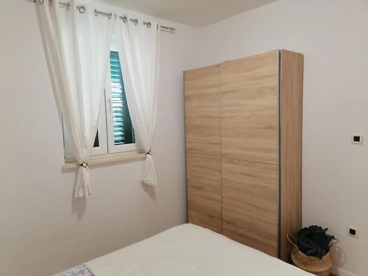 Dairos Apartment Mali Losinj 0*,  Croatia
