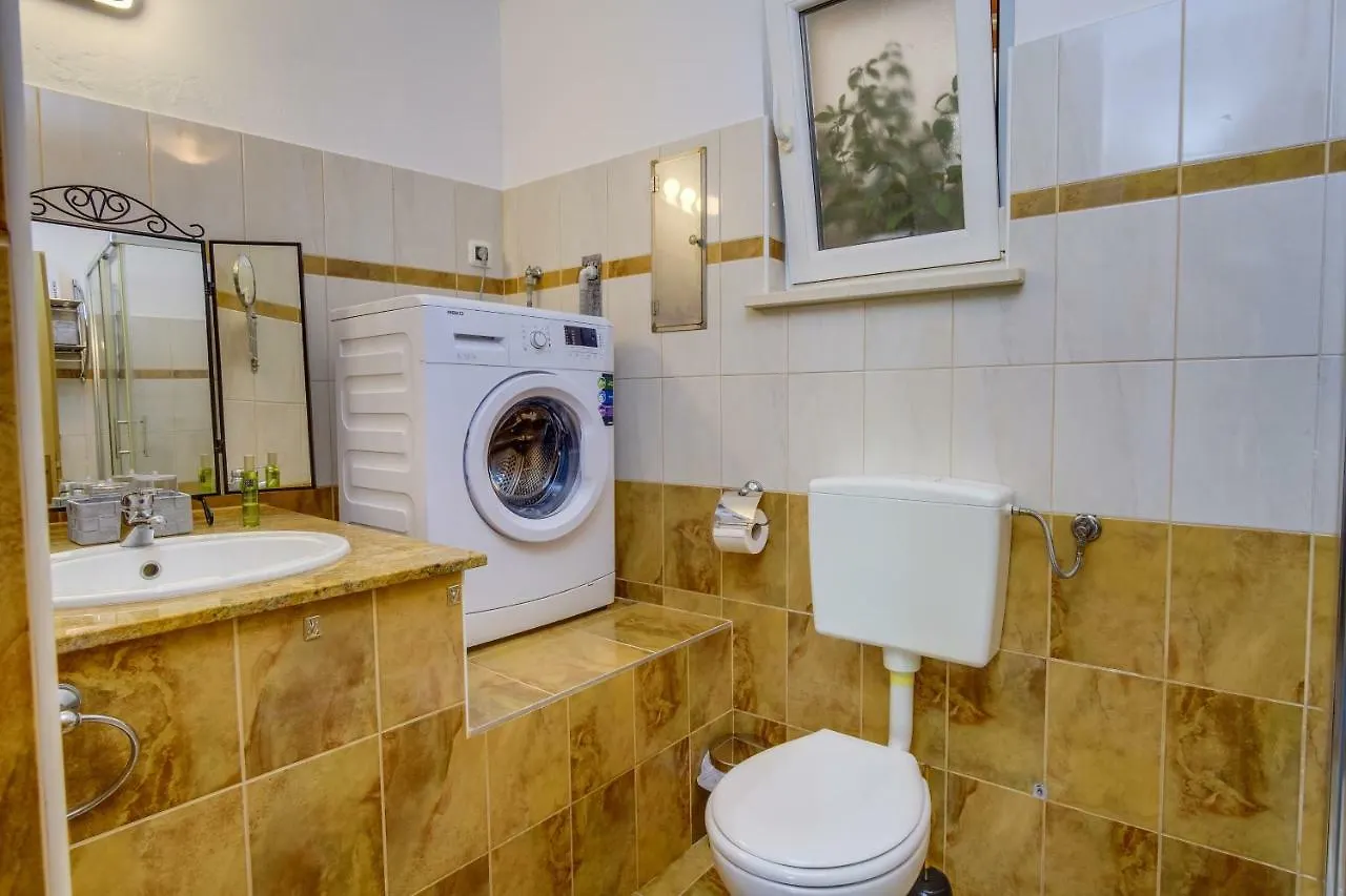 Dairos Apartment Mali Losinj